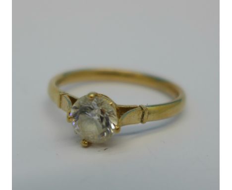 A 9ct gold and cubic zirconia ring, 1.1g, P