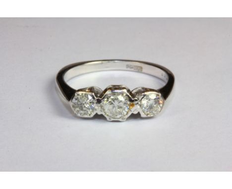 An 18ct white gold 3 stone diamond ring (approx 0.52ct) (L).