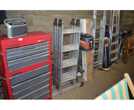 An folding step ladder 
