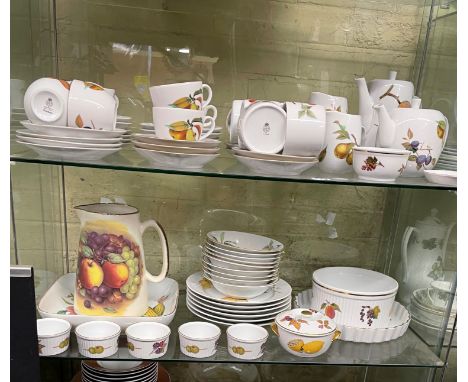 LARGE 72 PIECE COLLECTION OF ROYAL WORCESTER EVESHAM PATTERN DINNER AND TEA SET MADE UP OF DINNER PLATES, BOWLS, RAMEKINS, CA