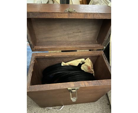WOODEN CASE CONTAINING VINTAGE 45 SINGLES