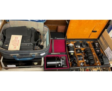 VINTAGE KALART MASTER SPEED FLASH CAMERA, CASED PHOTOGRAPHY EQUIPMENT/ATTACHMENTS, TWO TAMARON 500MM LENSES AND A GNOME PROJE