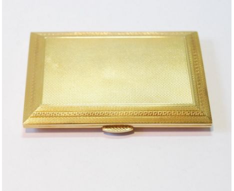 Lady's 18ct gold cigarette case by The Goldsmiths &amp; Silversmiths Co., 1928, engine turned with bevelled edges, 83mm x 62m