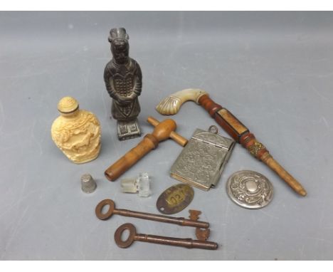 Mixed Lot: assorted vintage keys, resin carved scent bottle, silver dressing table jar top, mother of pearl handled part walk