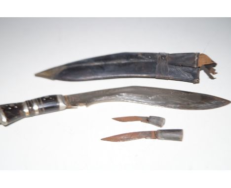 Kukri with scabbard &amp; skinning knives