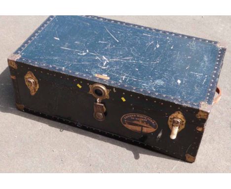 Vulcanised travel trunk with Cunard and White Star stickers. Condition report: see terms and conditions