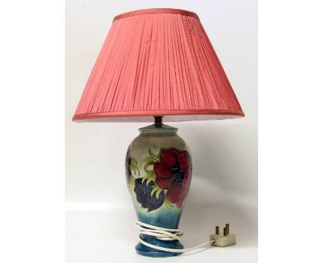 Moorcroft anemone lamp base complete with shade. Condition report: see terms and conditions