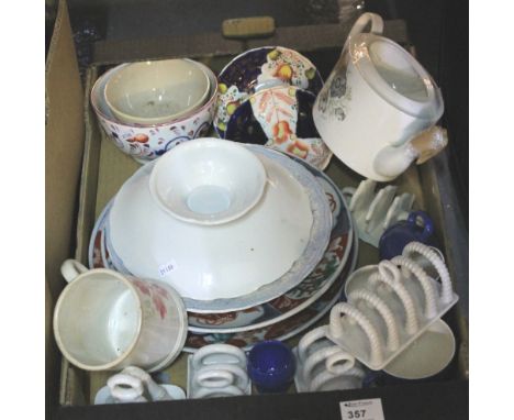 Tray of assorted china to include: various toast racks; Gaudy Welsh tulip saucers; Japanese porcelain Imari design chargers e