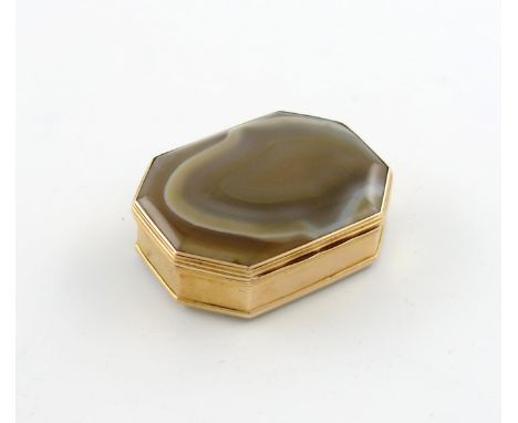 An 18th century gold-mounted agate snuff box, unmarked, rectangular form, canted corners, agate cover and base, plain sides, 