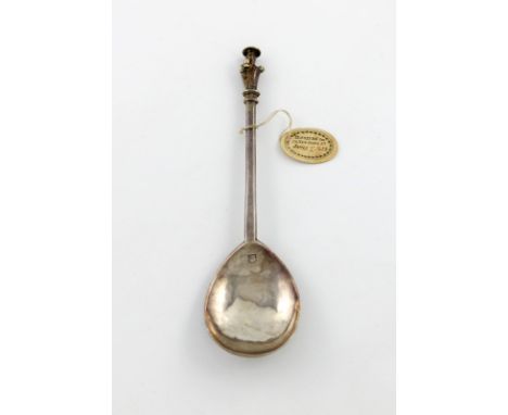 A James I silver Apostle spoon, St. John, by Edward Hole, London 1623, fig-shaped bowl, slightly tapering faceted stem, gilde
