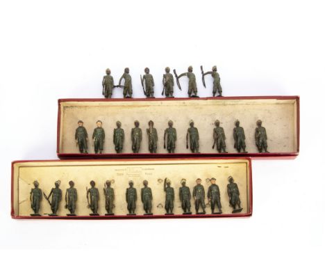 Britains part sets 1893 Indian Army Service Corps in Regiments of all Nations boxes consisting of Sepoys at trail (18), empty