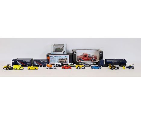 Quantity of model vehicles including Pickford Removals vans, Genoria models, GWR1331 Fox Walker boxed and other vehicles (1 b
