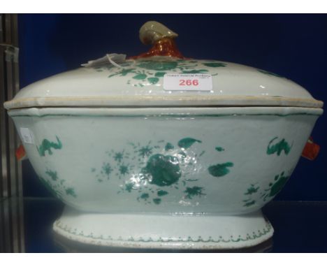 CHINESE EXPORT TUREEN AND COVER, QING DYNASTY, 19TH CENTURY, the sides painted in green with lotus bats, surmounted by a knop
