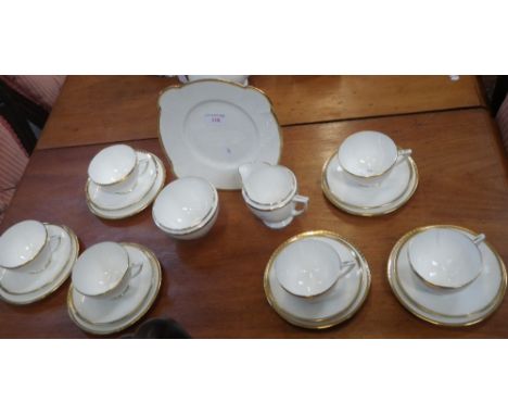 A MINTON 'GOLDEN HERITAGE' TEA SERVICE