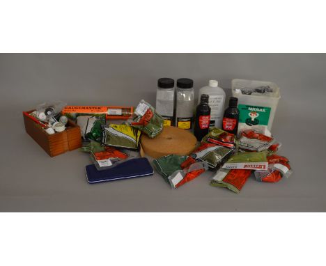 A good quantity of bagged Scatter Coverings and Loads for the Railway Modeller by Woodland Scenics, Peco Scene and others&nbs