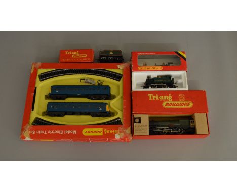 OO Gauge. A boxed Tri-ang Hornby RS603 2 car Blue DMU Set, F in P/F box and two boxed Locomotives - Triang R53 4-6-2 'Princes