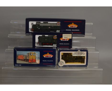 OO Gauge. 4 boxed Bachmann Locomotives including 32-113 08 Diesel Shunter 'D3032' BR green and 32-478&nbsp; Class 40 Diesel '