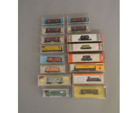 N Gauge. EX SHOP STOCK. 16 boxed items of Rolling Stock by 'Life-Like', Atlas, Model Power and others which include Flat and 