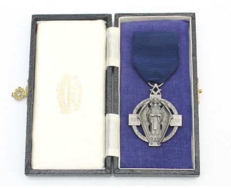 Sterling Silver Masonic 1914-1918 hall stone jewel, cased, 32g.