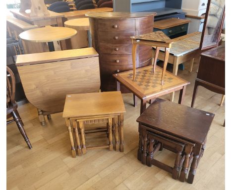 A group of six furniture pieces, to include a modern teak drop-leaf dining table, 136x75cm (extended) two oak nest of tables,