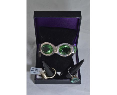Three pieces of gem-set jewellery, including white metal & green stone bracelet, length 190mm, & two 925 silver & gemstone ri