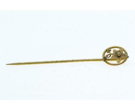 Yellow metal stick pin, tests positive for 9ct gold, 0.8 gram 