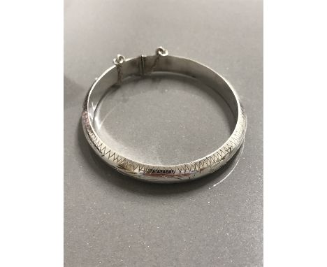 VINTAGE SILVER BANGLE with pattern 11.5 grmas