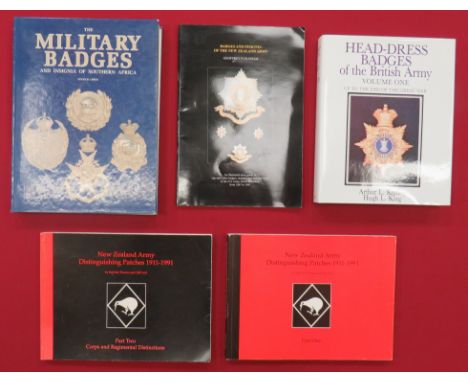 Badge Orientated Books Including Commonwealthincluding New Zealand Army Distinguishing Patches 1911 - 1991 Part 1 & 2 by Thom