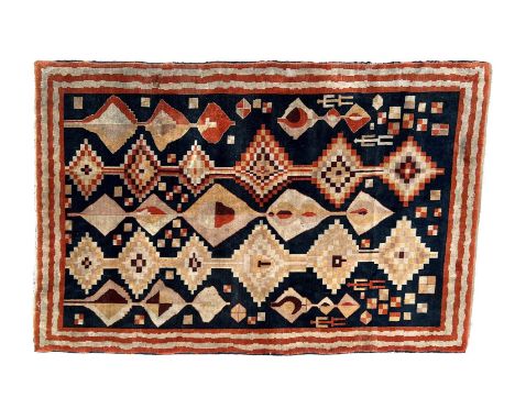 Wool carpet with oriental motifs, 274x201 cm (carpet must be cleaned)