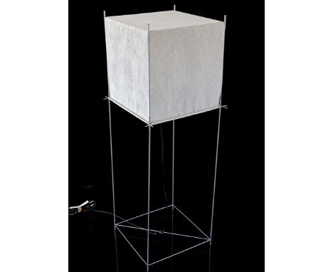 Benno Premsela (1920-1997)Metal floor lamp with non-woven fabric, design Benno Premsela for Eikelenboom, model 'Lotek', desig