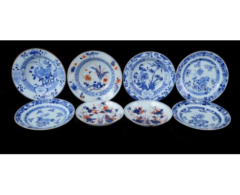 3 porcelain dishes with blue floral decoration, China Qianlong period ca. 1760 (fritting/chips, 1 with hairline) 2 porcelain 