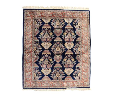 Hand-knotted wool carpet with oriental decor, 248x173 cm