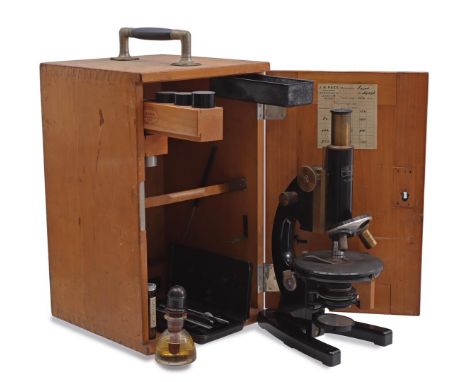 Carl Zeiss Jena microscope, No. 184296, in wooden cabinet with accessories, cabinet incl. handle 42 cm high, 23.5x22 cm