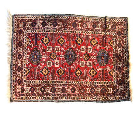 Hand-knotted wool carpet with oriental decor, 195x137 cm
