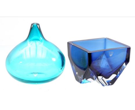 Erika Lagerbielke (1960-)Green and blue glass decorative vase, design Erika Lagerbielke, made by Orrefors, height 16 cm