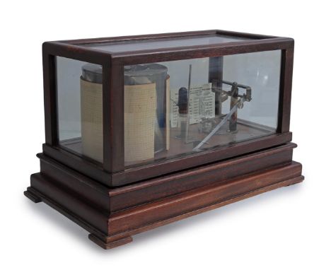 Taylor Instrument Companies Barograph in Walnut Case. Rochester New York USA ca. 1950, 34 cm wide