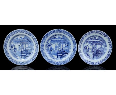 3 porcelain dishes with blue 'Romance of the Western Chamber' decoration, China Kangxi/Yongzheng period ca. 1720-1725, 23 cm 