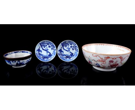 Porcelain Famille Rose bowl with mandarin decoration and purple peonies in cartouches, China Qianlong period ca. 1740, 11 cm 