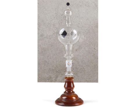 Radiometer Crooks. William Crooks, 1832-1919. Converting heat radiation into a rotating movement. Ball with diluted air in a 