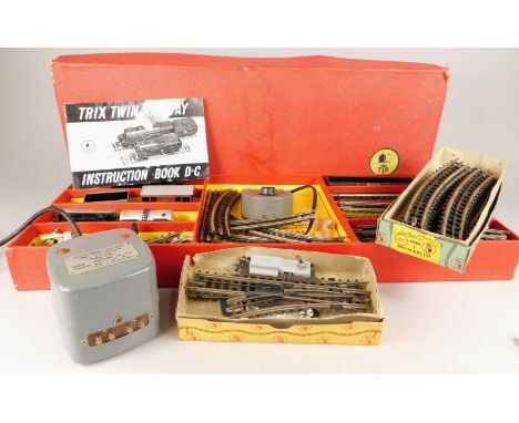 A collection of model railway items, to include a Trix Twin railway boxed train set with single locomotive, transformer and e