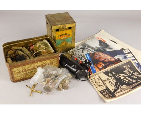 Miscellaneous items of militaria, to include buttons, cap badges, cloth badges, morse code manual, Baker light morse code mac
