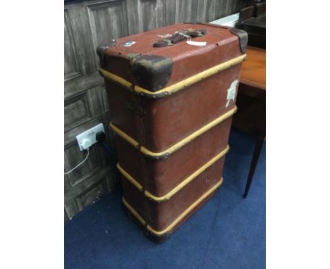 VINTAGE TRAVEL TRUNK