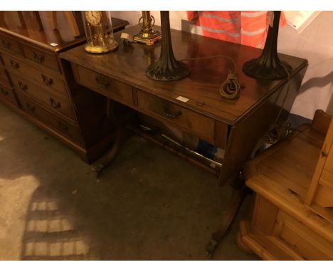 REPRODUCTION MAHOGANY SOFA TABLE, 90cm wide