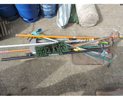 Quantity of Garden Tools 