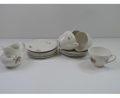Quantity of Royal Doulton Tumbling Leaves Cups and Saucers 