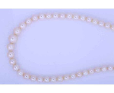 EARLY TWENTIETH CENTURY GRADUATED PEARL NECKLACE
the largest pearl 7.5mm, the smallest pearl 3.5mm diameter, with unmarked cl
