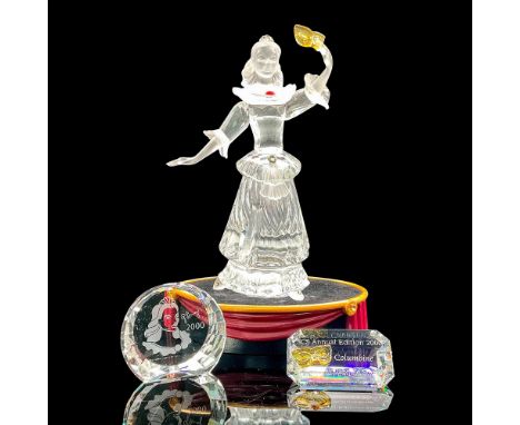 This elegant statuette was the second piece of the ï¿½Masqueradeï¿½ trilogy. Columbine is made from brilliant clear, frosted 