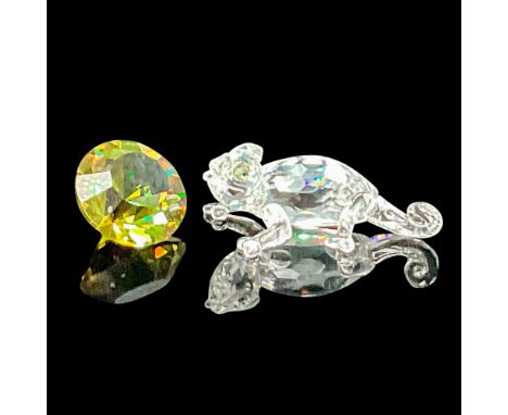 Part of the 'Rare Encounters' theme group. The reptile is clear faceted crystal with colored crystal eyes. Includes a peridot