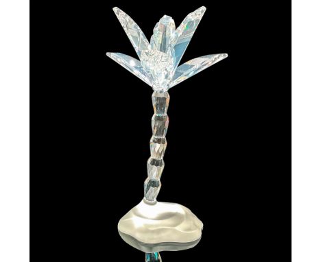 This decorative piece was part of the ï¿½In the Secret Gardenï¿½ collection meant to evoke beauty and tranquility of a tropic