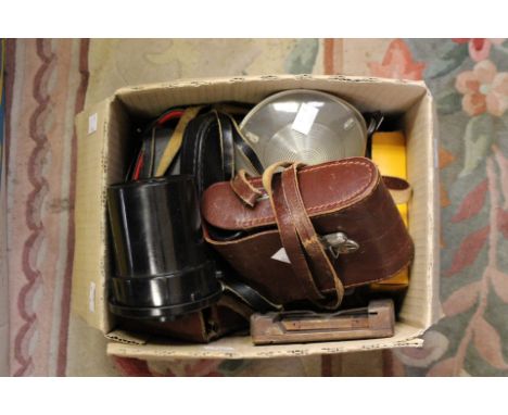 Mixed lot of binoculars to include Carl Zeiss cased and Russian, also a vintage box camera etc (1 box)